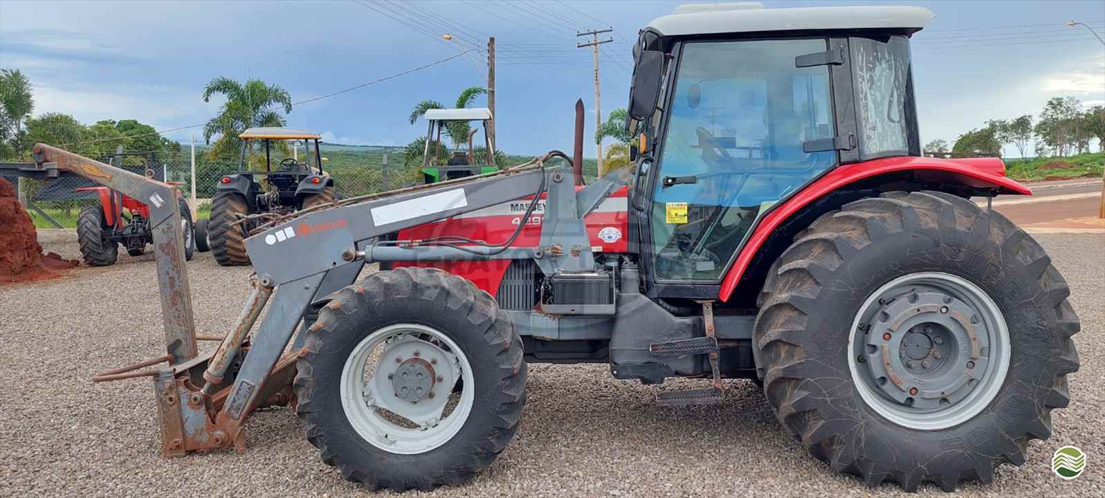 TRATOR MASSEY FERGUSON MF 4299 Tração 4x4 Trator Terra - Jatai JATAI GOIAS GO